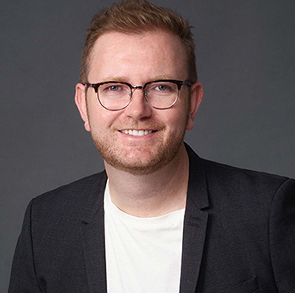 Tony Rourke Meet The Dentist: Anthony O'Rourke – Gem UK